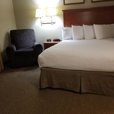 First Inn Suites Джермантаун Экстерьер фото