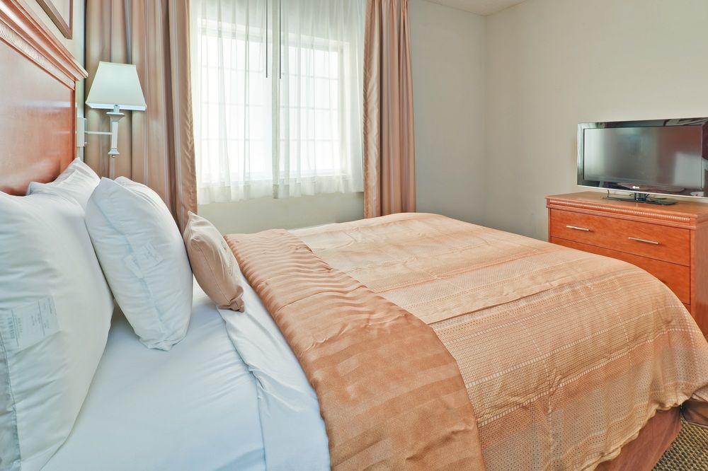 First Inn Suites Джермантаун Экстерьер фото