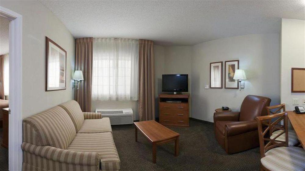 First Inn Suites Джермантаун Экстерьер фото