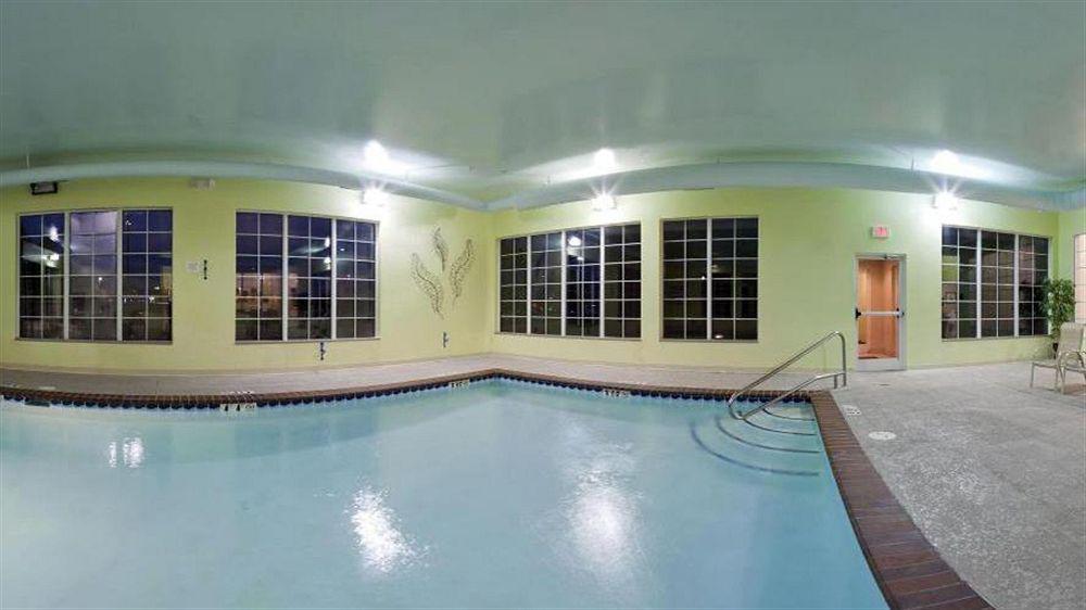 First Inn Suites Джермантаун Экстерьер фото